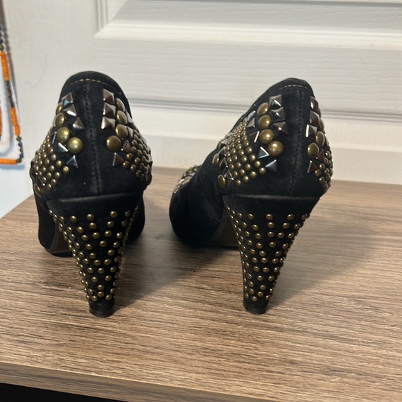 NOT RATED BLACK STUDDED VELVET HERLS IN SIZE 7 - Picture 11 of 11